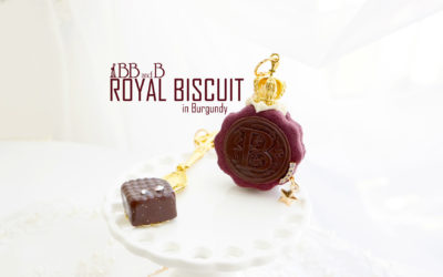 Royal Biscuit in Burgundy