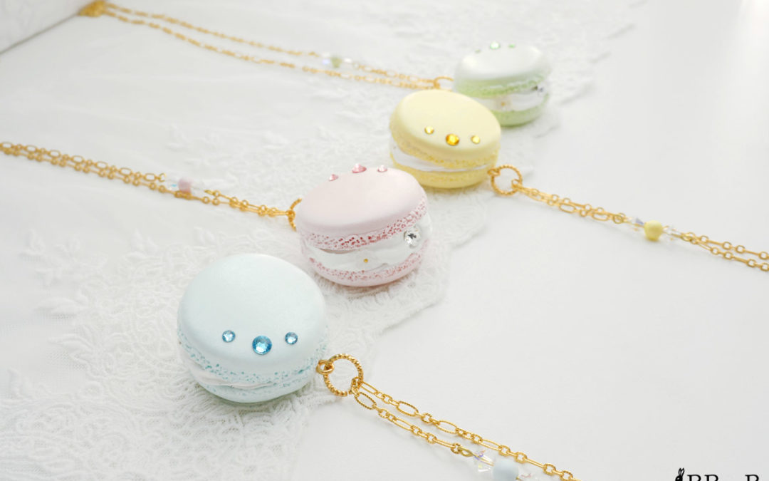 Pearlescent Rococo Macaron Necklaces