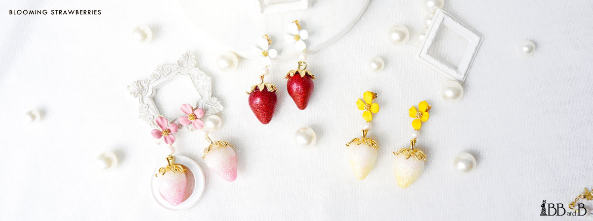 Blooming Strawberry Fake Sweets Deco Jewelry