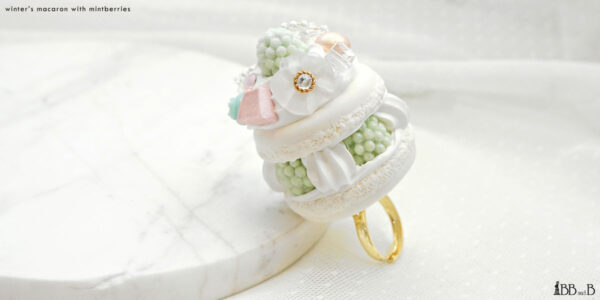 Winter's Macaron Ring with Mintberries