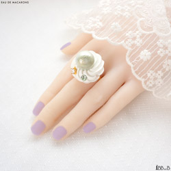 Eau de Macarons Fake Sweets Whipped Ring Jewelry